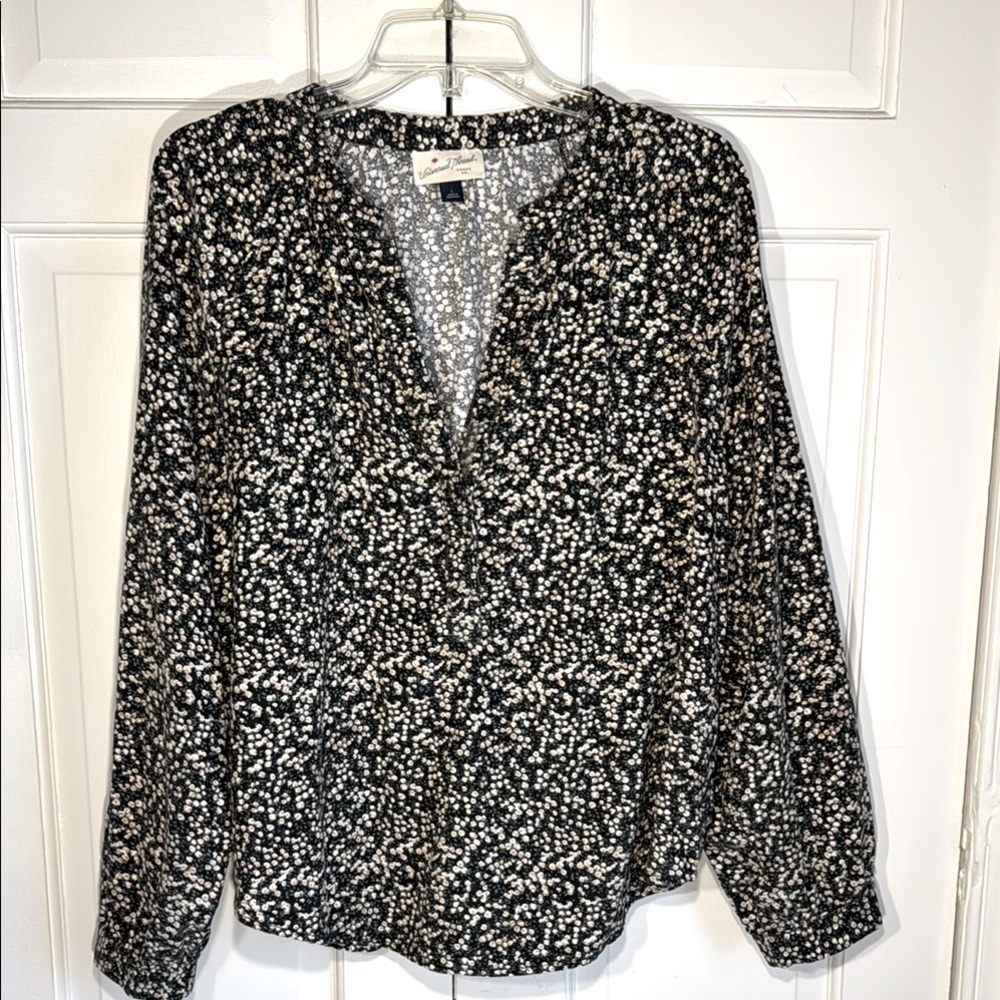 EUC Universal Thread Micro Floral Thin Corduroy Buttoned 100% Cotton Top Size L